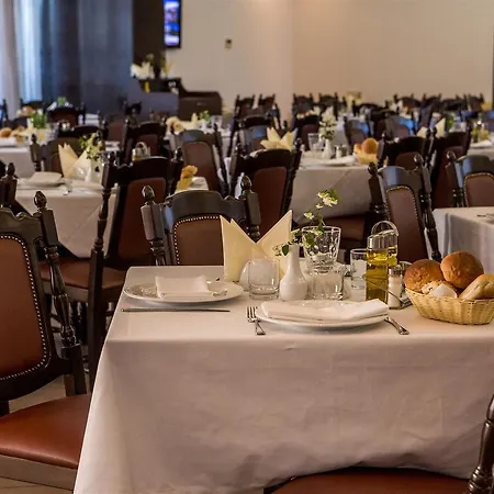 Pirates 3* מאמאיה