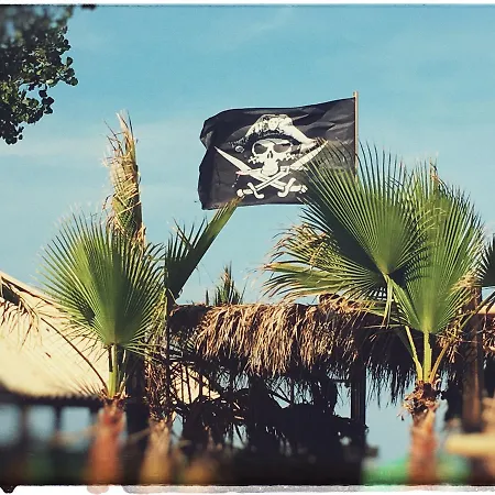 Pirates 3* Mamaia