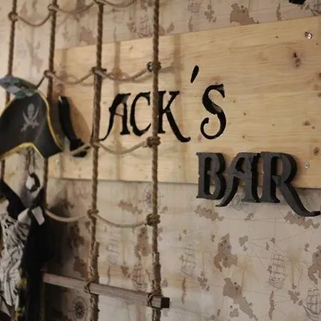 Ξενοδοχείο Pirates