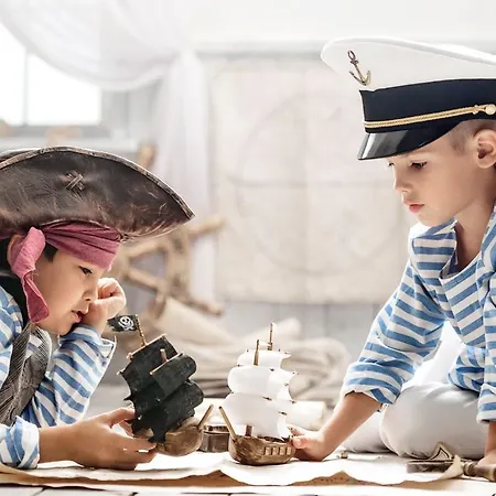 Pirates Hotel