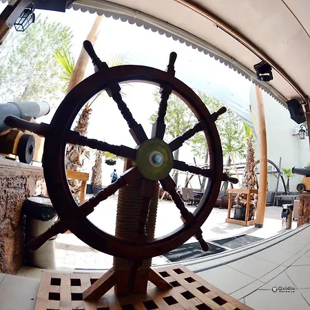 Pirates Hotel
