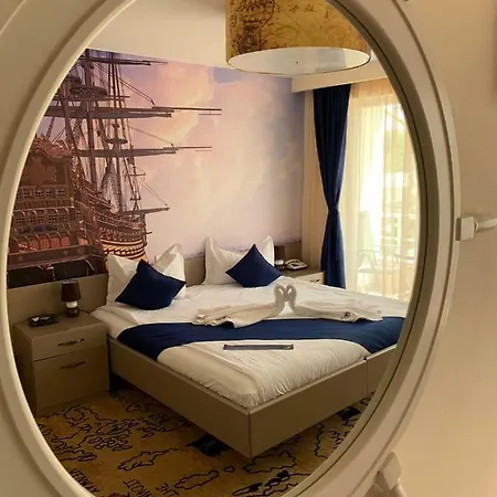 Pirates 3* מאמאיה