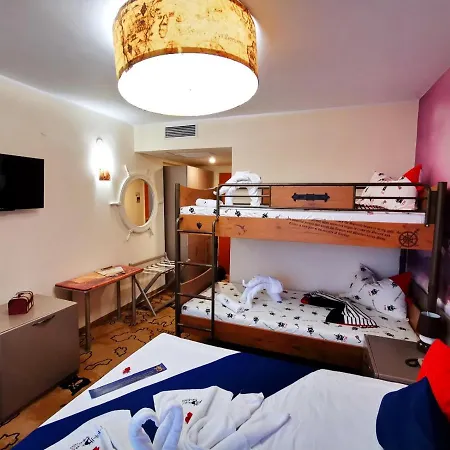 Pirates Hotel